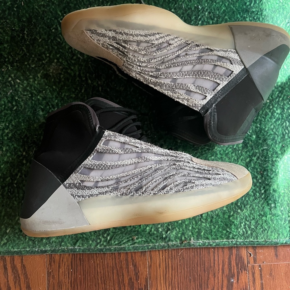 Worn yeezys